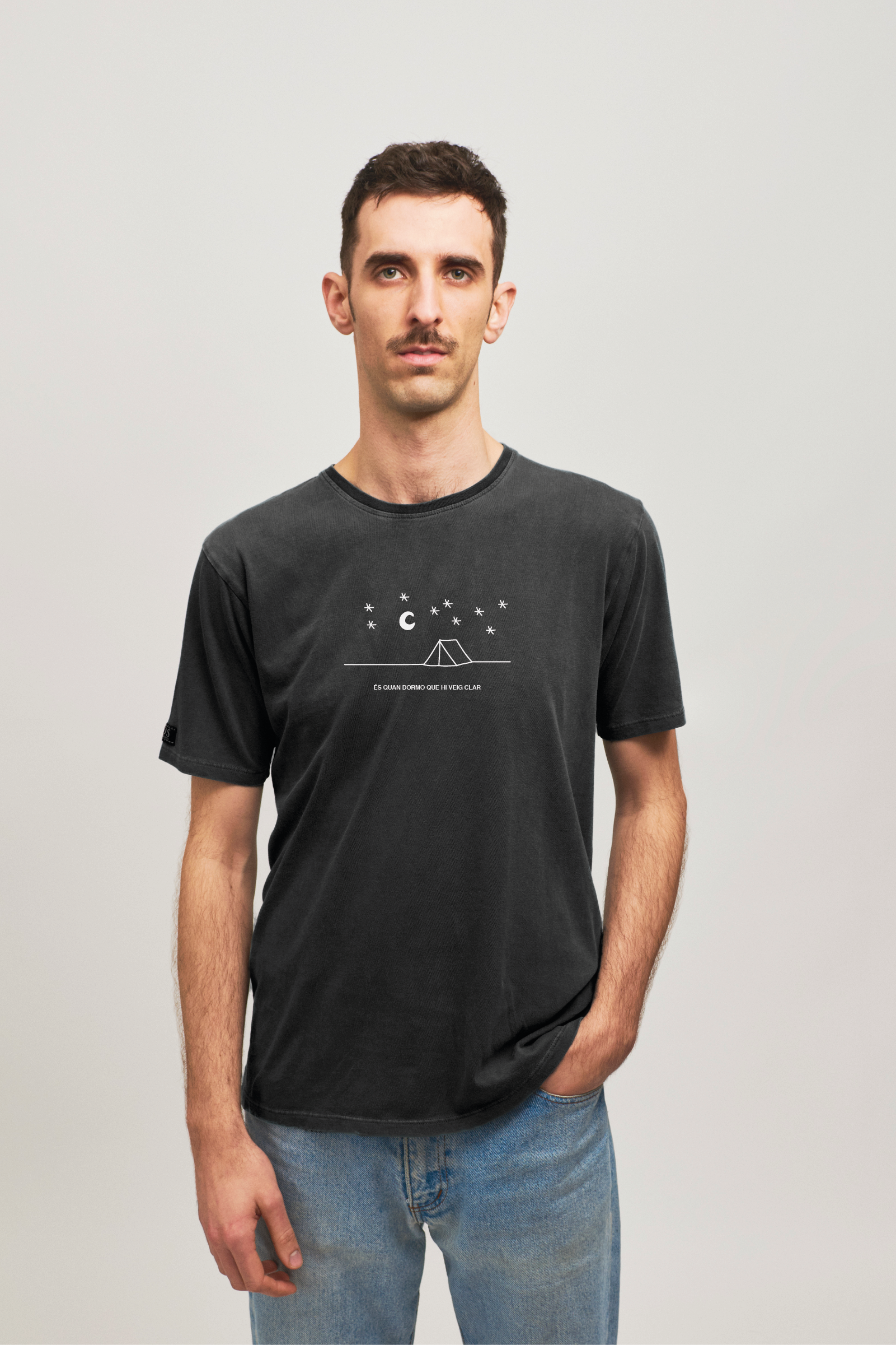 Camiseta negra - Quan dormo