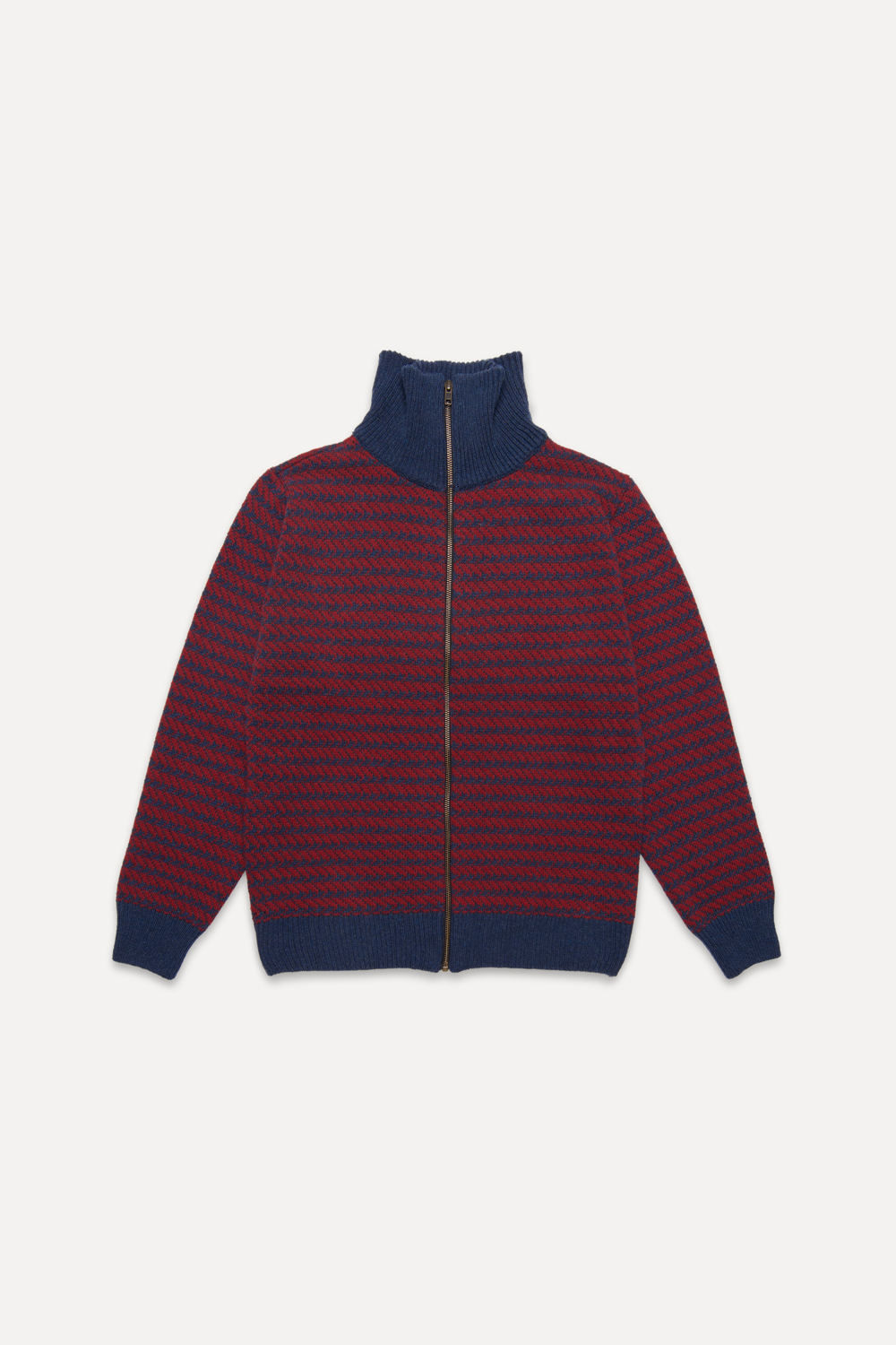 Jersey cardigan unisex IAIOS burdeos y azul marino con cremallera completa y patrón de espigas, fotografía en plano (flat lay), hecho en Catalunya (España) con hilo reciclado.