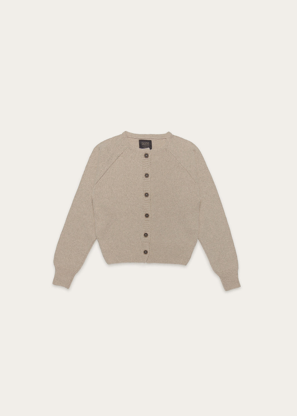 Cardigan IAIOS beige o marrón claro con botones frontales, fotografía en plano (flat lay), hecho en Catalunya (España) con hilo reciclado.