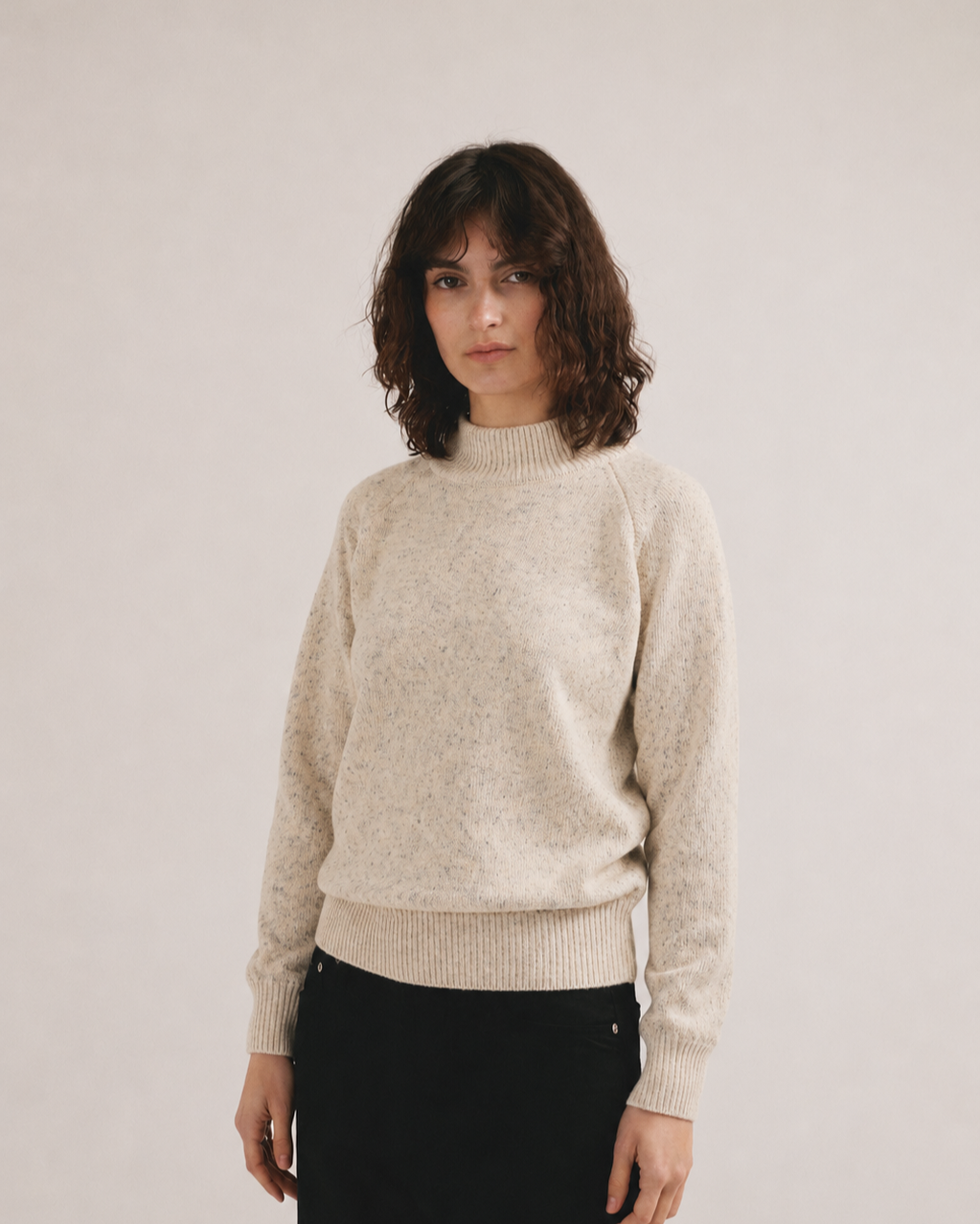 Jersey de cuello alto blanco moteado Teresa de IAIOS, plano medio