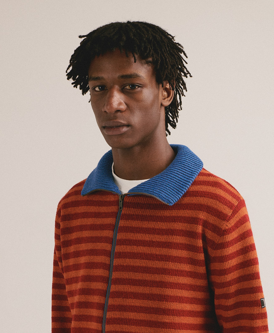 Suéter tipo chaqueta para hombre con rayas horizontales en rojo y azul