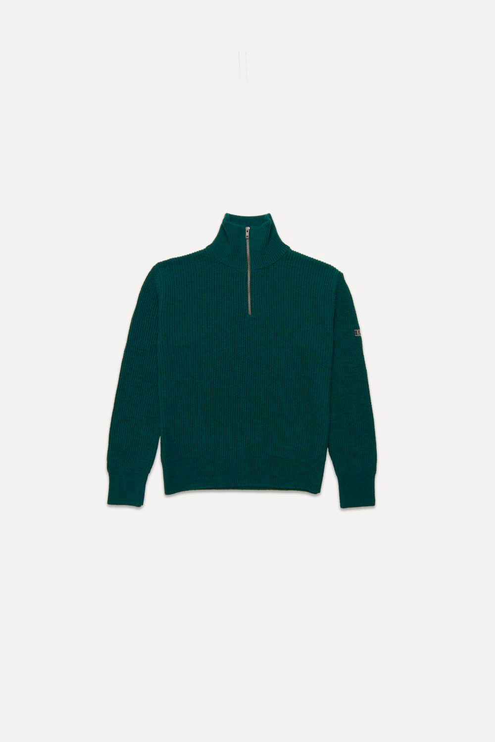 Jersey unisex IAIOS acanalado en punto inglés verde botella oscuro con media cremallera, fotografía en plano (flat lay), hecho en Catalunya con hilo reciclado.
