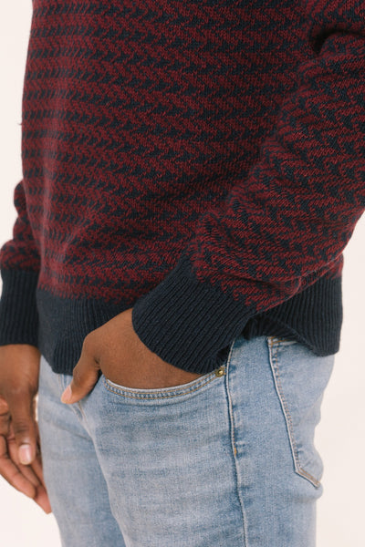 Detail of the bottom of the sweater