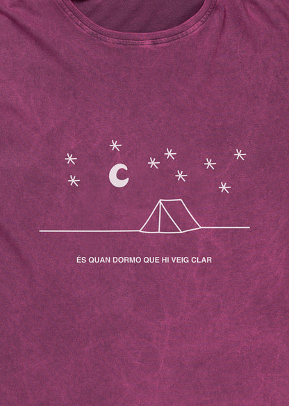 Camiseta morada - Quan dormo
