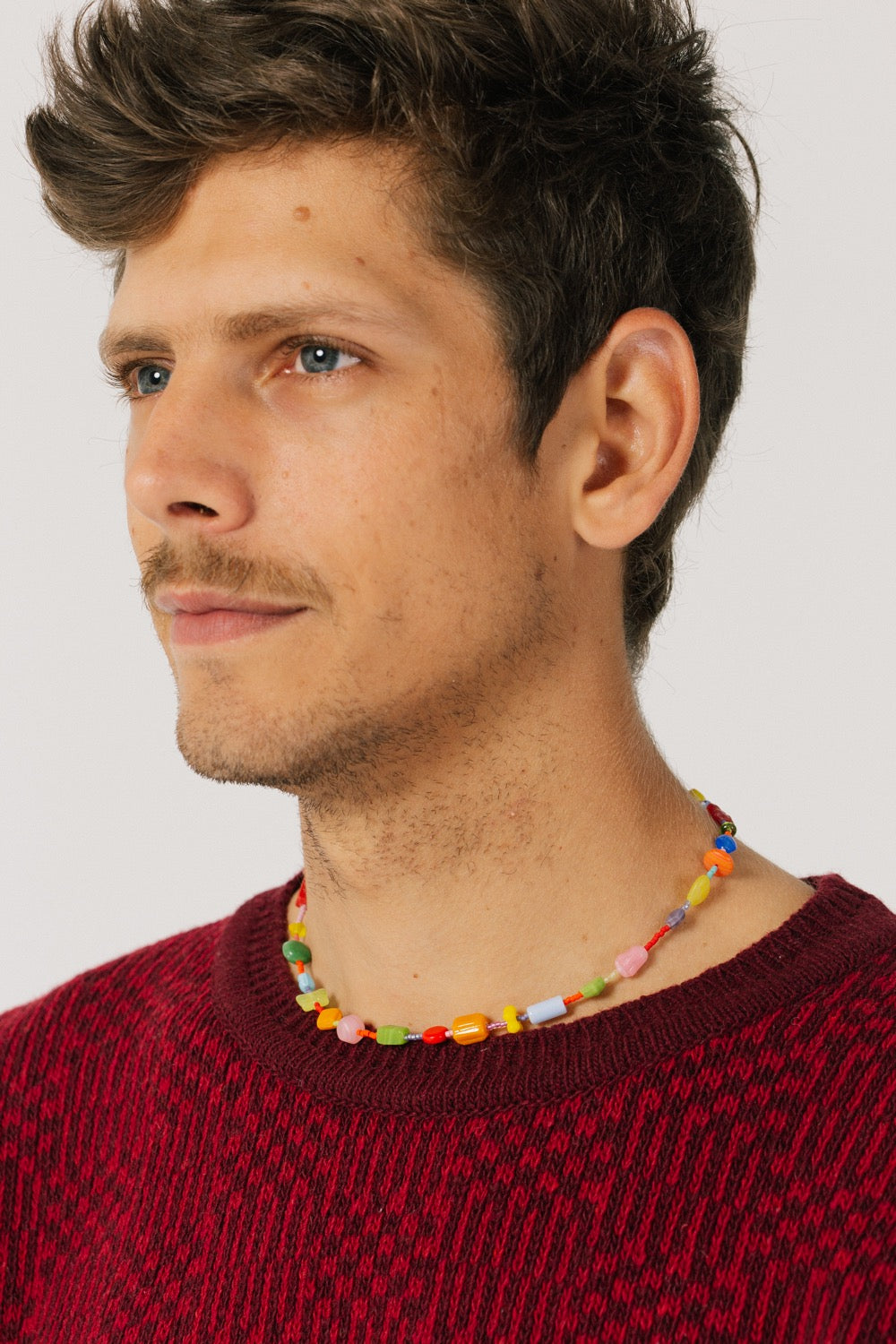 Detail of the sweater collar