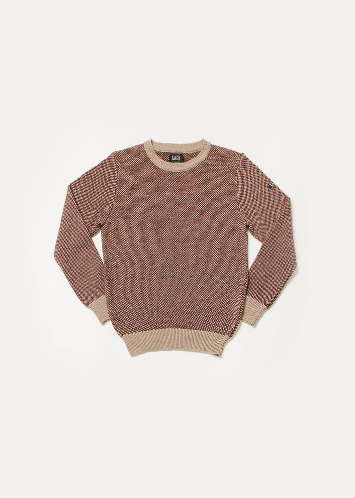 Men's or unisex sweater in red and camel. The design is very simple but the rice grain fabric gives it a very nice effect.